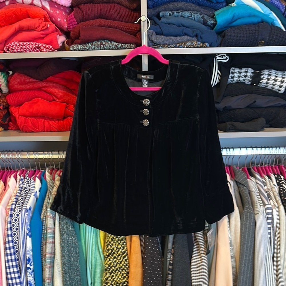 Style & Co. black velvet long sleeve button detail top/jacket size 14